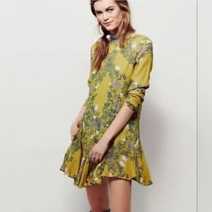 Free People‎ Smooth Talker Floral Tunic Dress Shirt "Floral Moss" Small Ruffles